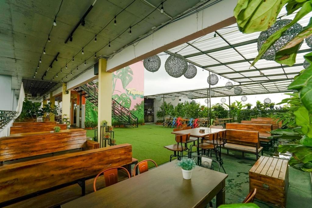 Deli Hotel ميدان المظهر الخارجي الصورة